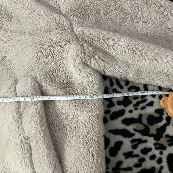 H&M Light Beige Teddy Jacket - Picture 4 of 11